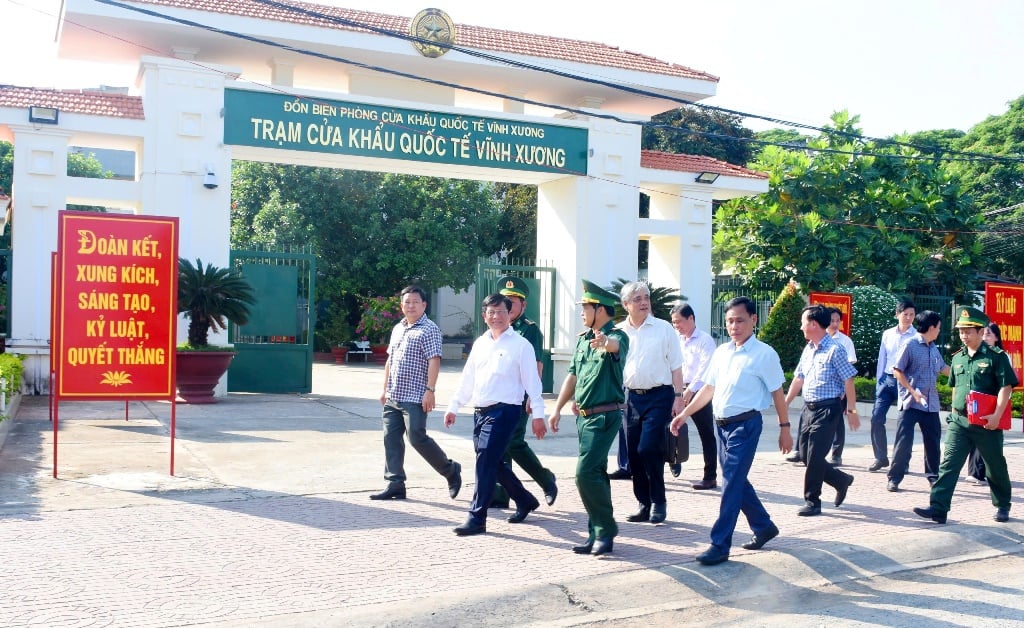 Taxi Cửa Khẩu Vĩnh Xương An Giang - Hotline 0986.986.294